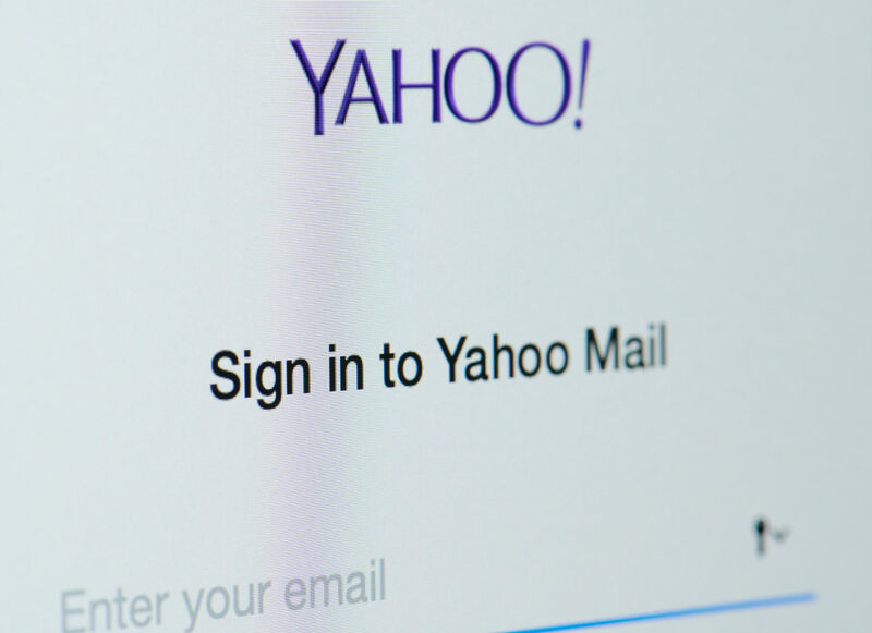 Simplelists workaround for Yahoo list sending restrictions An image showing a Yahoo Mail login screen
